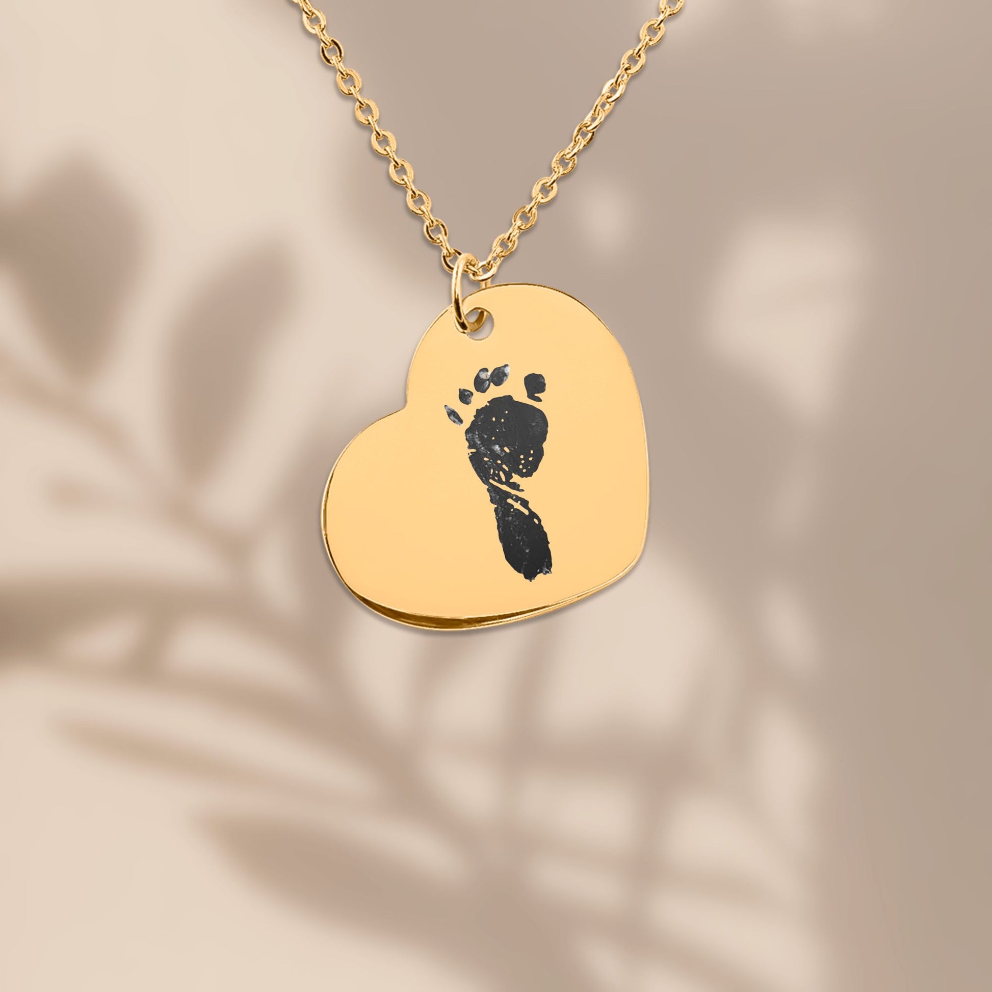 Herzanhänger mit Babyfußabdruck – Personalisierter Schmuck zur Geburt