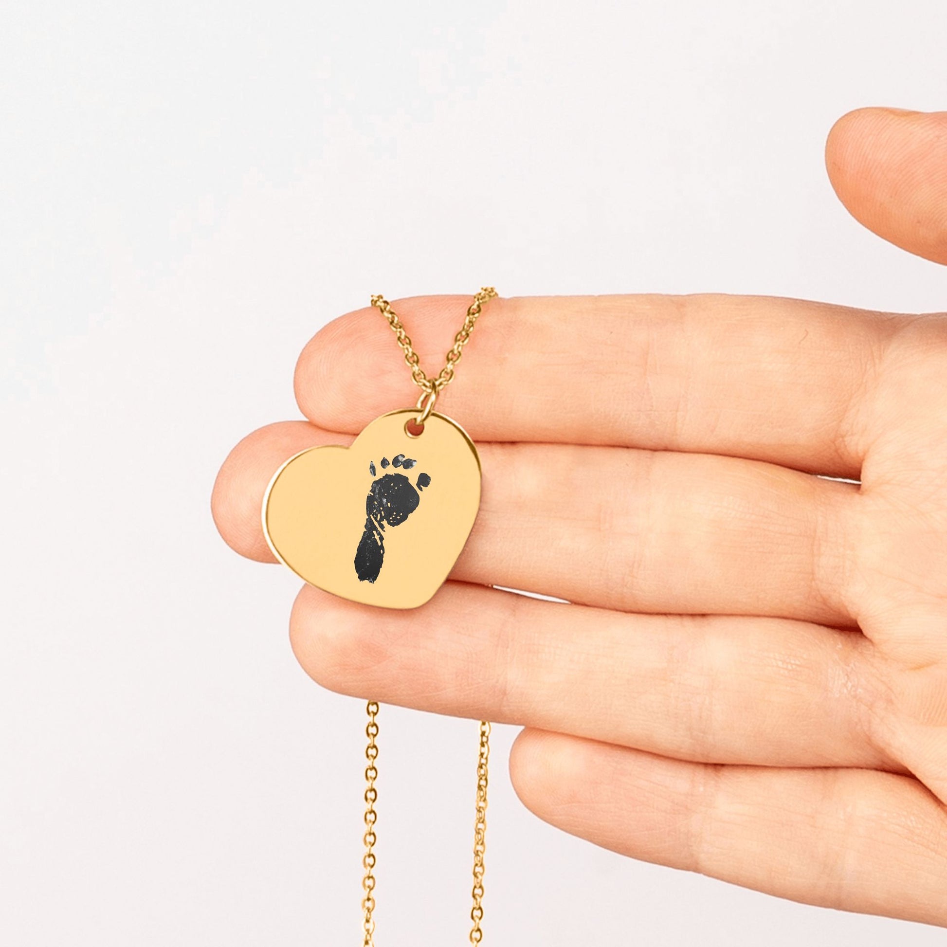 Herzanhänger mit Babyfußabdruck – Personalisierter Schmuck zur Geburt